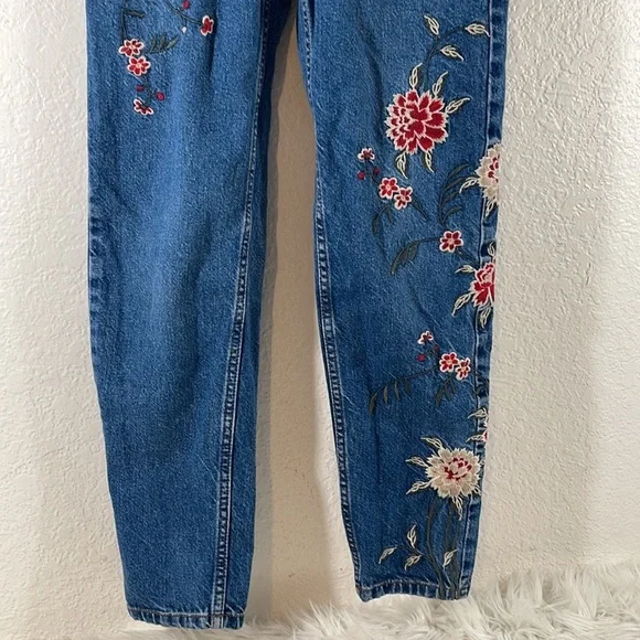 TOPSHOP MOTO Mom Floral Embroidered Boho Jeans Size 25x32 Blue Cotton Denim - Picture 5 of 11